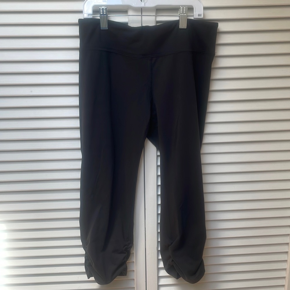 Soybu Lotus Fit capri legging pant